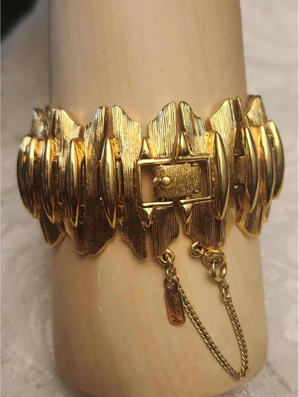 Rare Vintage Monet Goldtone Cuff Chained  Bracelet.7"